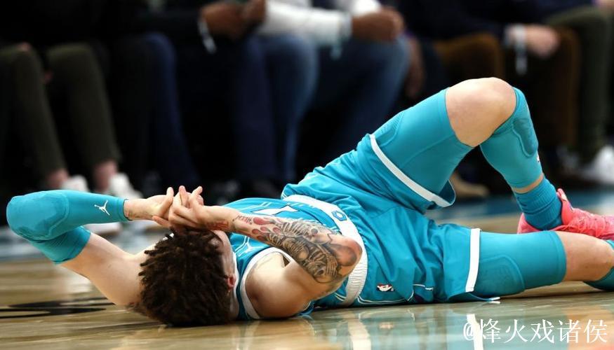 浓眉狂砍42+23詹皇贡献22+7+8 湖人击败黄蜂豪取4连胜