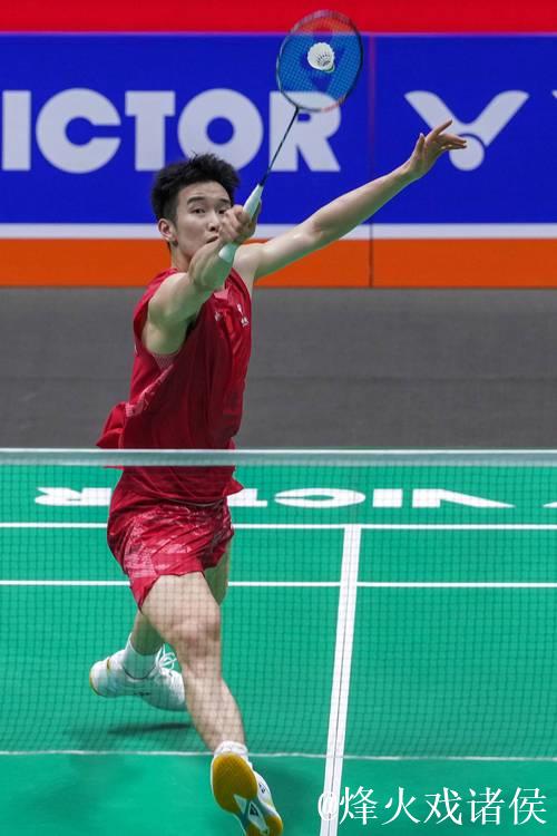 中国羽毛球大师赛：李诗沣战胜梁峻豪成功晋级